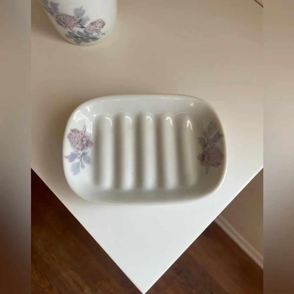 Vintage Floral Liette Soap Dish and Toothbrush Set